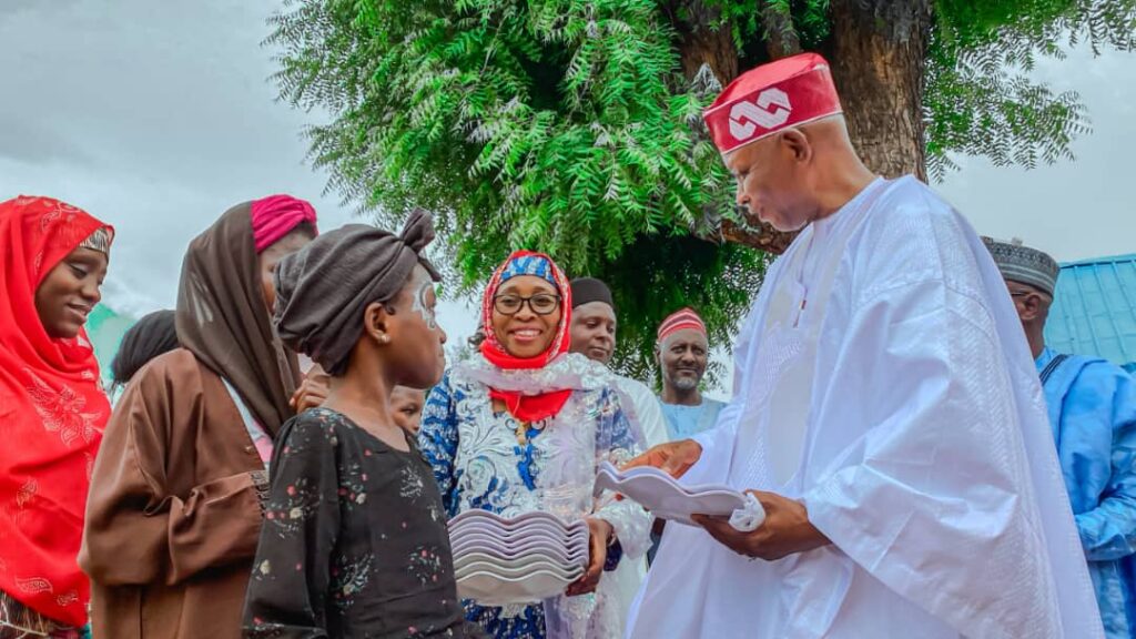 GWAMNA ABBA YUSUF YA SHA ALWASHIN KULA DA MARAYU, YA CE SU MA ‘YA’YANSA NE Mutawakkilu Ibrahim Idris